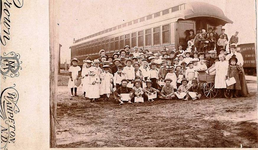 historical photo of riders on the orphan train